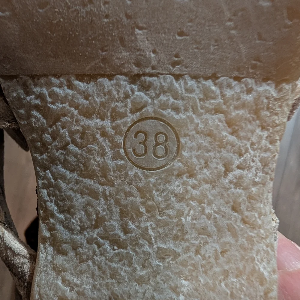 Mjus distressed heeled sandals - Picture 6 of 10